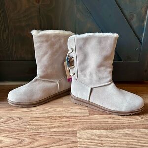 NWT Women’s Suede Muk Luks Boots Premium Lining Water Repellent Memory Foam